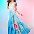Miss ČR Barbora Hodačová v šatech Posvátný lotos